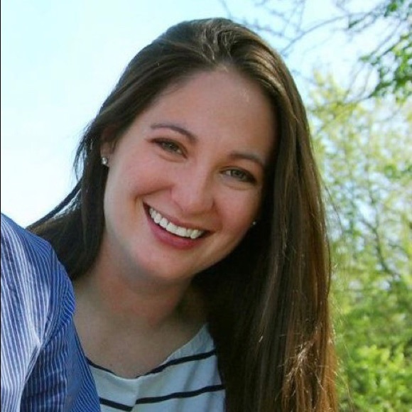 Meet your Posher, Tara - Picture 2 of 3